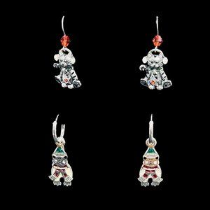 Vintage 2 Pair Of Christmas Cat Silver Tone And Enamel Pierced Earrings (4665)